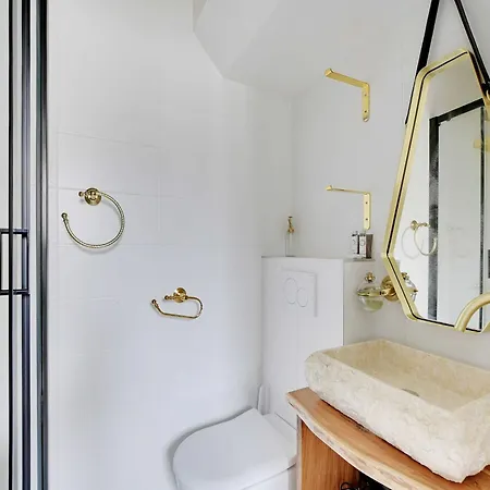 Pretty 2p - Ternes St Honore パリ