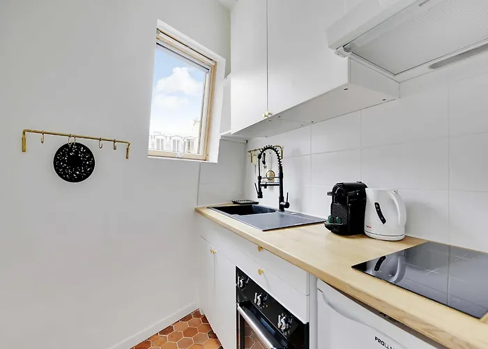 Pretty 2p - Ternes St Honore *