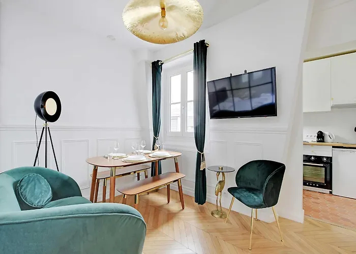 Pretty 2p - Ternes St Honore Paris